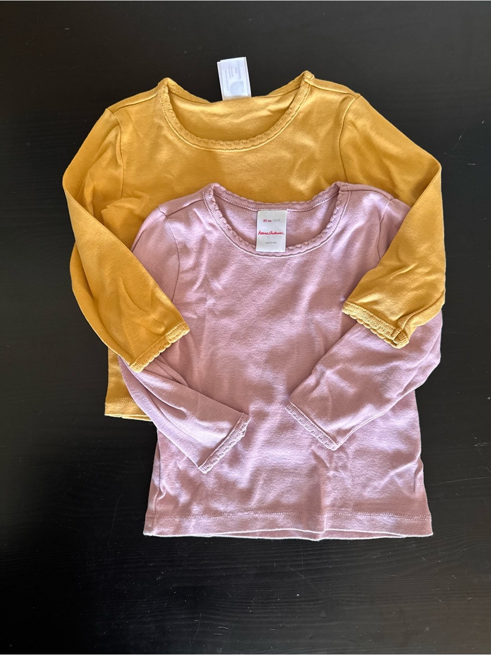Hanna Andersson Long-Sleeve Tee Duo in Mustard and Light Pink
